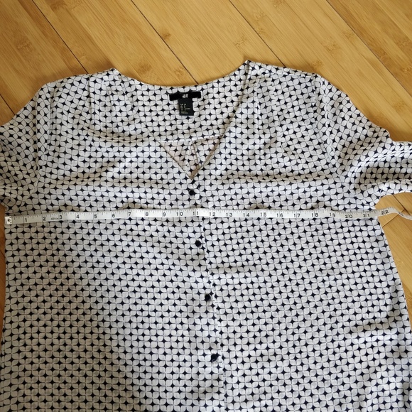 H&M Sheer Button-Down Blouse - Picture 3 of 5